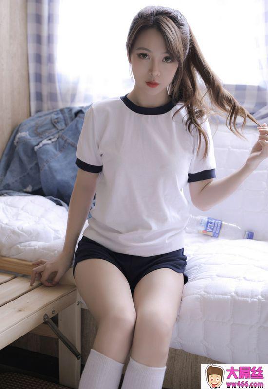 体操服美女白丝袜美女诱人写真图片