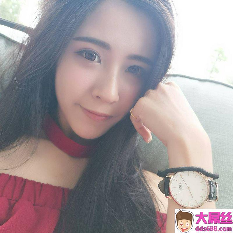 人比花娇就是在说妳吧！黑熘熘长发美女陈可颉～