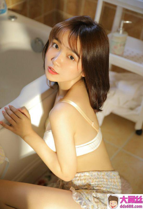 极品性感美女尤物大胆私房少女写真