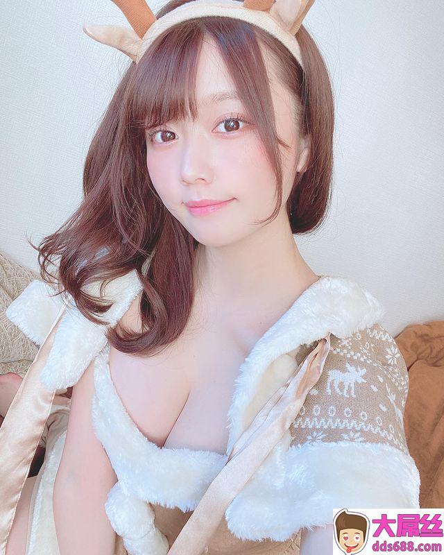 写真樱花妹ゆかっぴぃ嫩乳微露又萌又撩人！