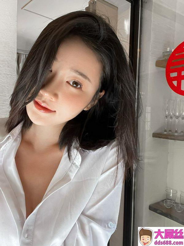 色色的女友力 美乳献出居家小只马