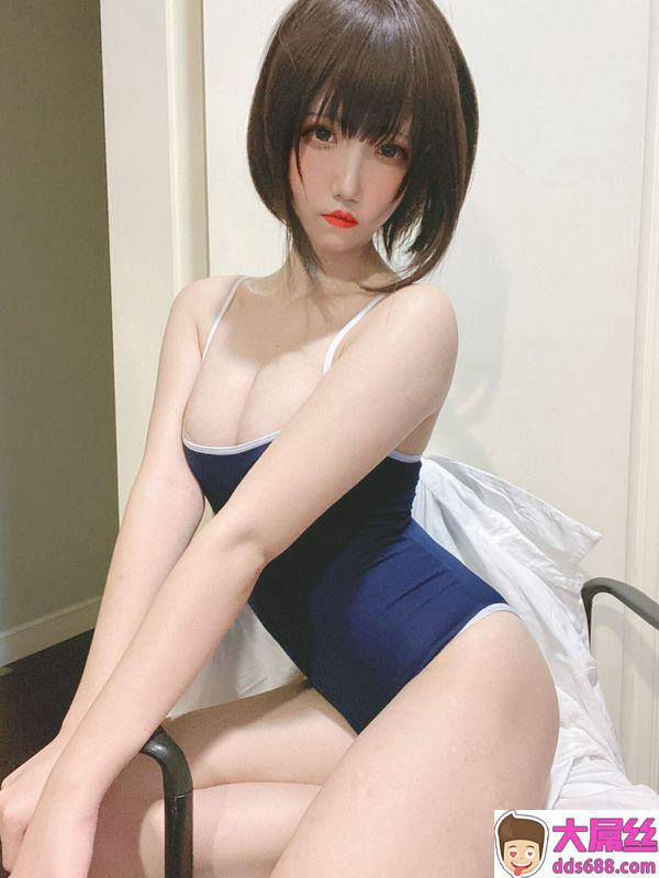 泳装美女