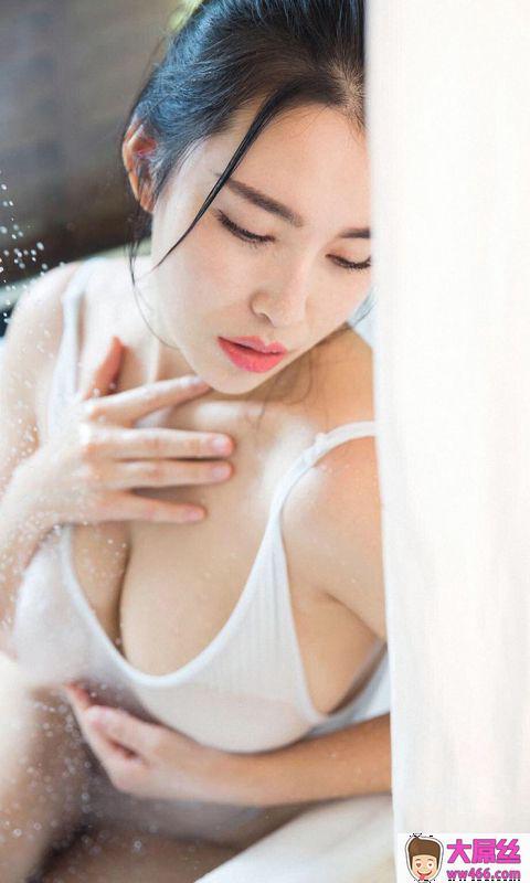 激射喷溅巨乳美女