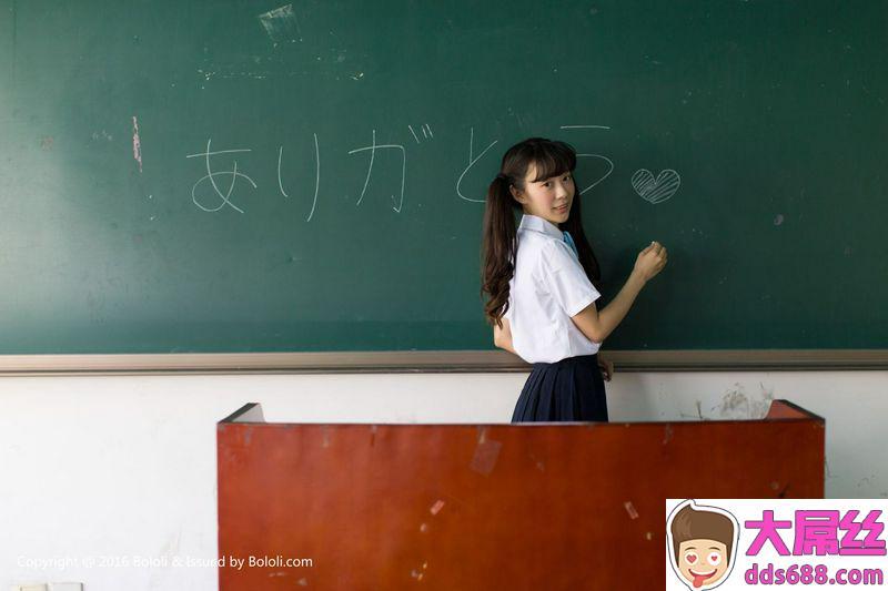 SukiBoLoli波萝社新刊高清写真图BOL.092清纯少女戏水