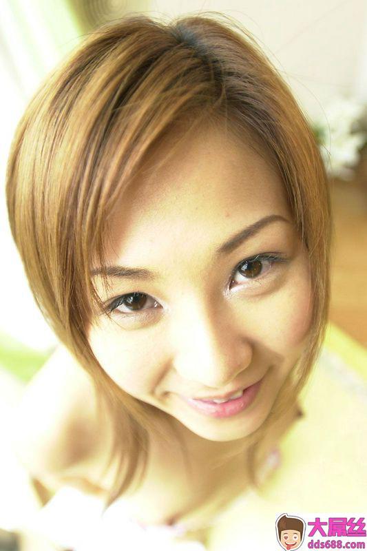 星野桃嫩乳解禁白皙美肌透出来一次满足