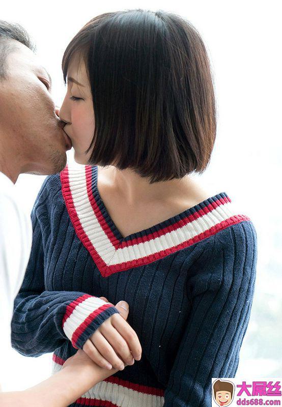 広瀬うみ可爱い顔に美乳でエッチに络み合う…セックス画像